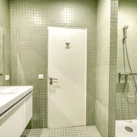 Montmartre Stylish And Bright 3bd With Terrace Paris