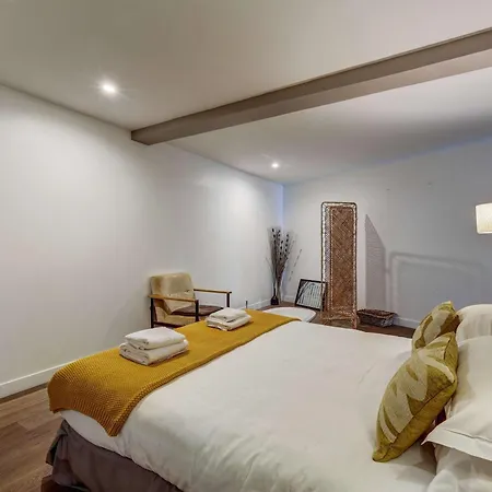 Montmartre Stylish And Bright 3bd With Terrace Paris