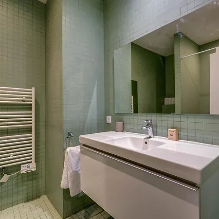 Montmartre Stylish And Bright 3bd With Terrace