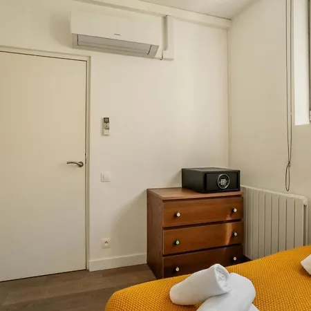 Montmartre Stylish And Bright 3bd With Terrace Paris