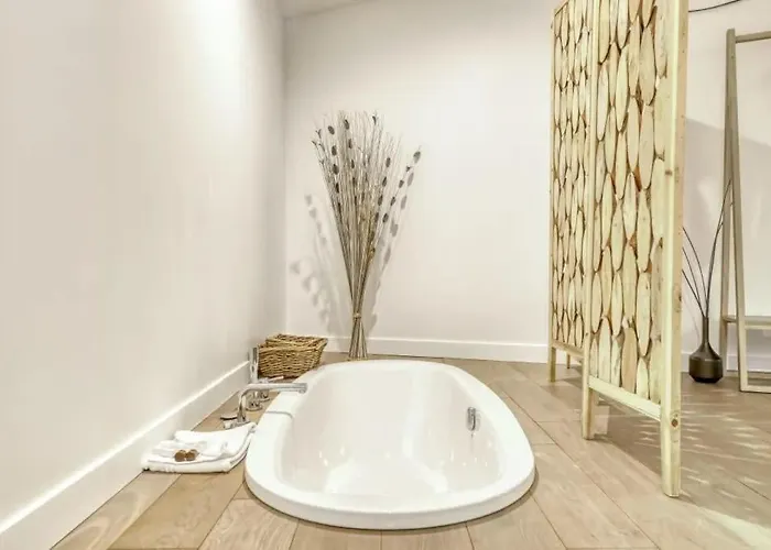 Appartamento Montmartre Stylish And Bright 3bd With Terrace Parigi